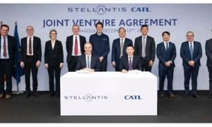 宁德时代西班牙磷酸铁锂工厂开工